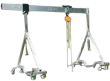 Suwnica bramowa aluminiowa z kołami + specjalne zblocze i wyciągarka ręczna (udźwig suwnicy/wyciągarki: 750/500 kg, szerokość: 6,23m, wysokość: 3,885m, wys. dla pracy wciągarki: 2,23-3,50 m) 99946403